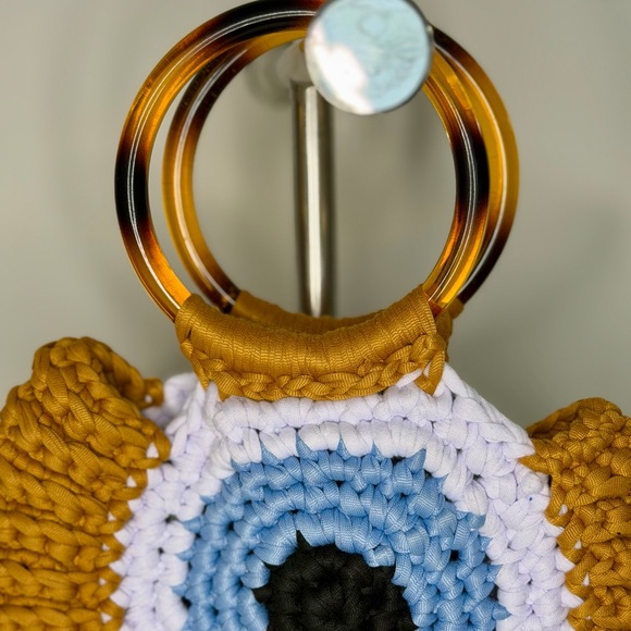 Handcrafted Crochet Bag with Tortoise Shell Handle - Picture 13 of 16